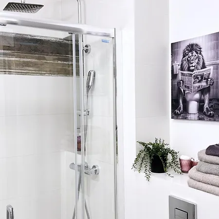 Good Time Centrum Strzelecka A アパート *