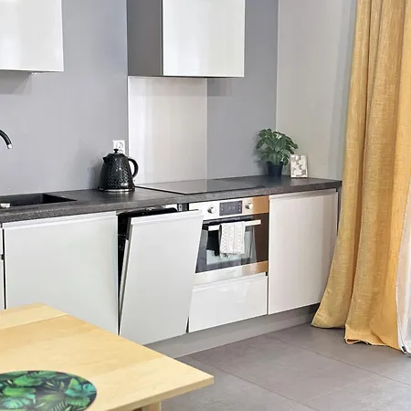 Good Time Centrum Strzelecka A ポズナン